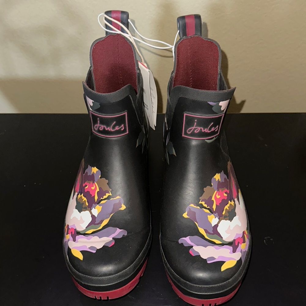 ******* SOLD******NWT Joules Rainboot